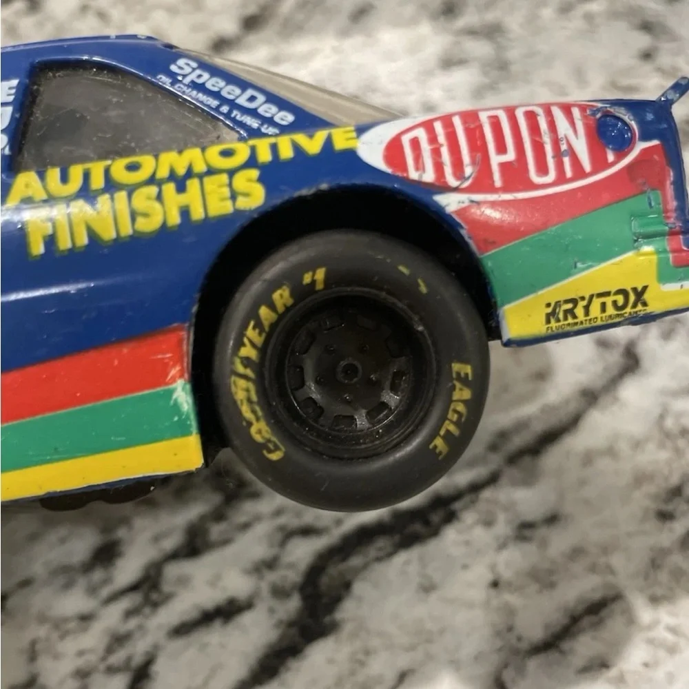 1992 Racing Champions | Ricky‎ Craven #2 Dupont 1:24 Blue Car Chevy NASCAR